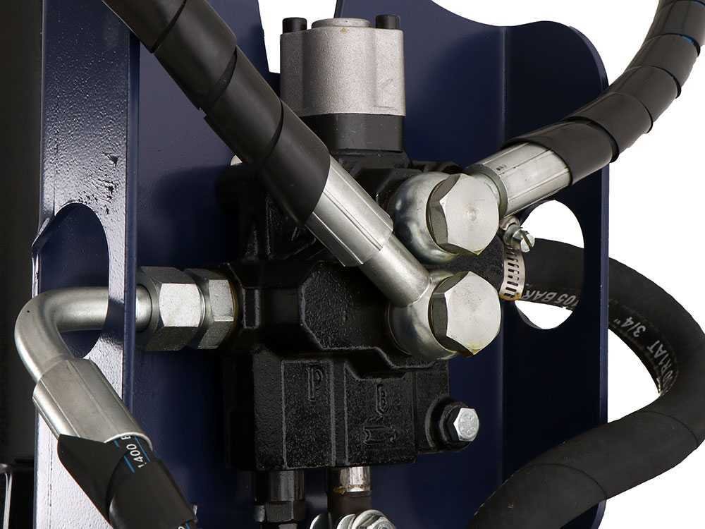 bullmach-bm-ls-pto-22-v-fendeuse-bois-sur-tracteur-verticale-caractristiques-principales--33056_2_1644928704_IMG_620b9ec07a4c4